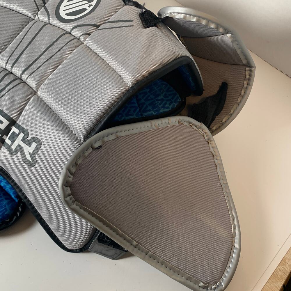 Maverick Shoulder Pads & Chest Protector JR-15-43 - Picture 7 of 7
